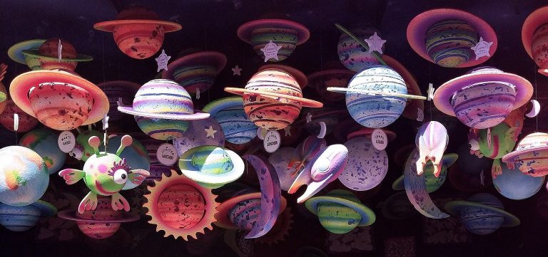 קישוטים בצורת כוכבי לכת